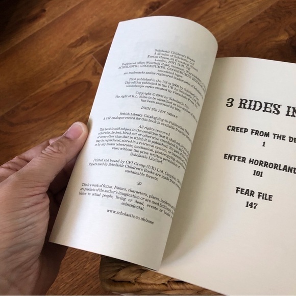 Goosebumps: Horrorland: Creep From the Deep by: R.L. Stine, paperback book - Picture 2 of 6